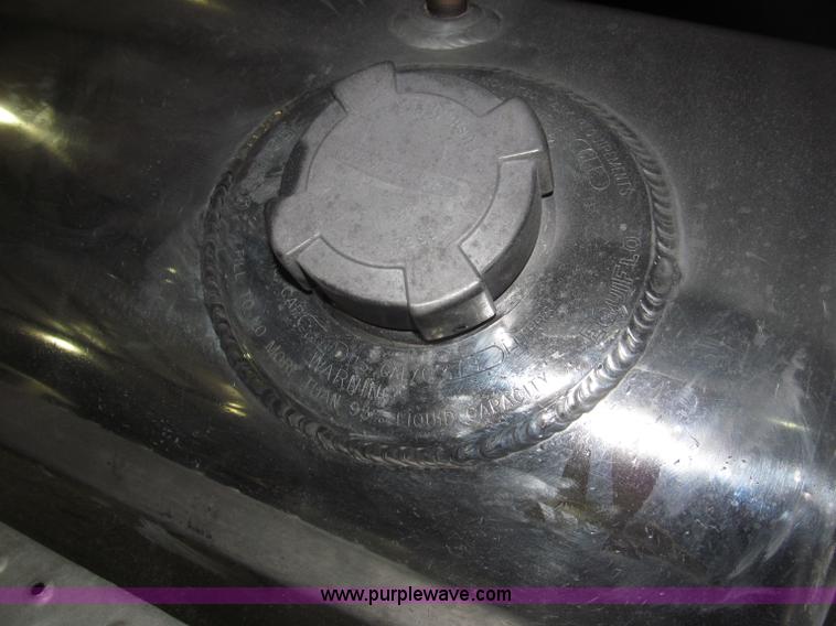 image for item B5348 1998 Freightliner FLD120 day cab semi truck