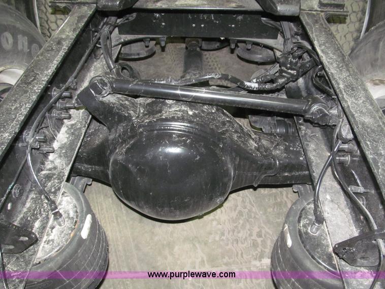 image for item B5348 1998 Freightliner FLD120 day cab semi truck