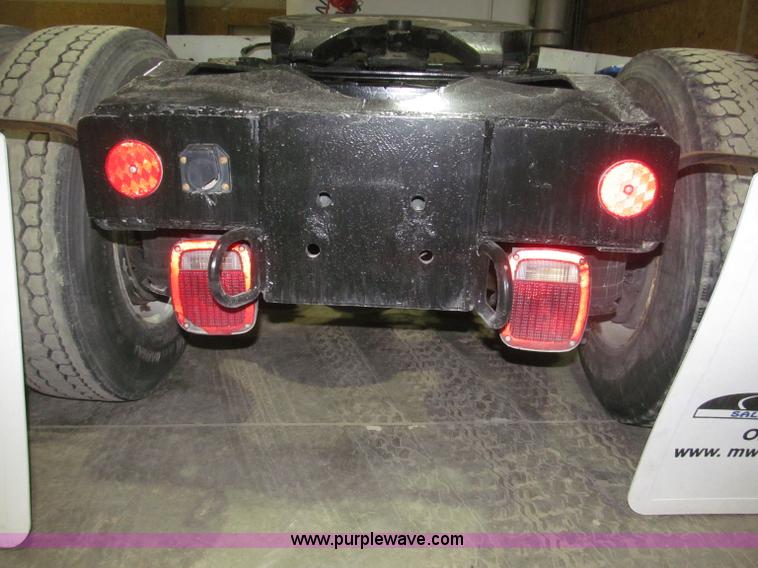 image for item B5348 1998 Freightliner FLD120 day cab semi truck