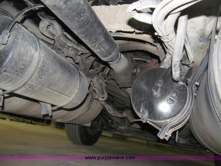 image for item B5348 1998 Freightliner FLD120 day cab semi truck