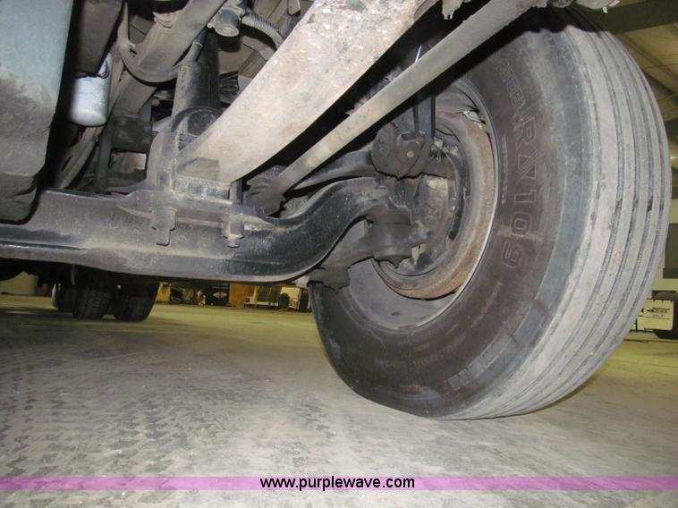 image for item B5348 1998 Freightliner FLD120 day cab semi truck