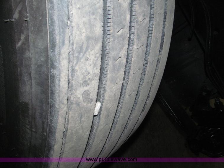 image for item B5348 1998 Freightliner FLD120 day cab semi truck