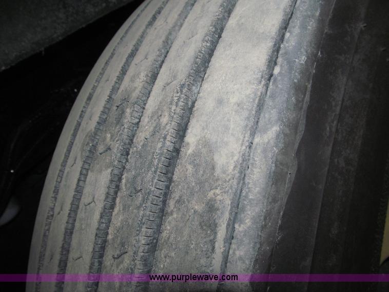 image for item B5348 1998 Freightliner FLD120 day cab semi truck