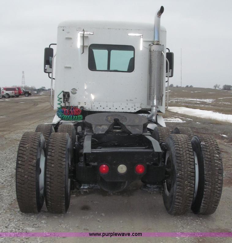 image for item B5349 2001 Freightliner Century Class day cab semi truck