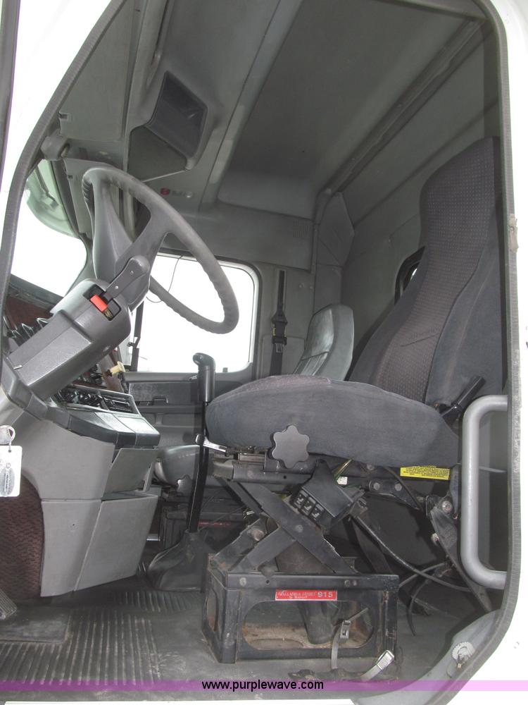 image for item B5349 2001 Freightliner Century Class day cab semi truck