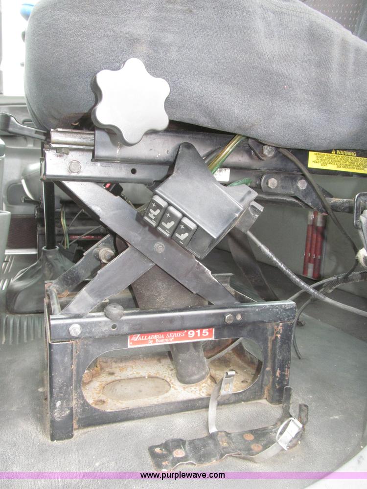 image for item B5349 2001 Freightliner Century Class day cab semi truck