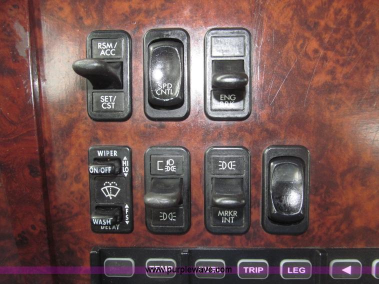 image for item B5349 2001 Freightliner Century Class day cab semi truck