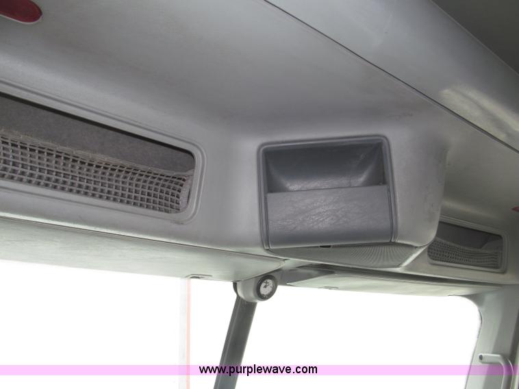 image for item B5349 2001 Freightliner Century Class day cab semi truck