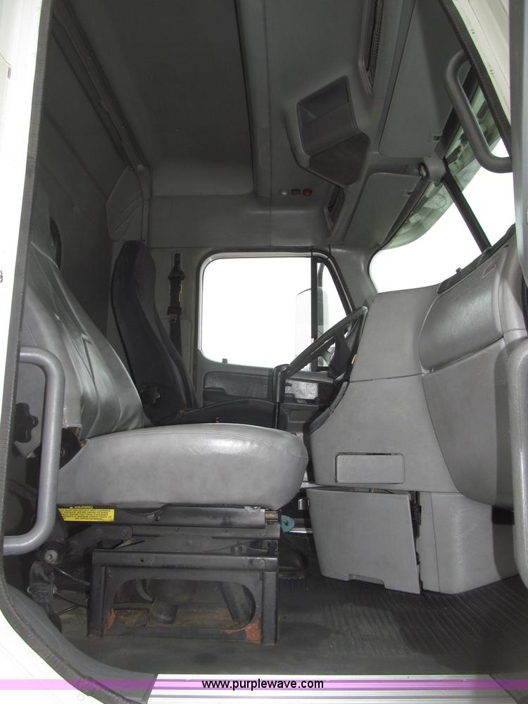 image for item B5349 2001 Freightliner Century Class day cab semi truck