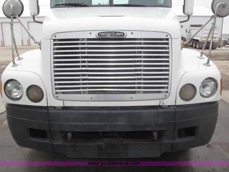 image for item B5349 2001 Freightliner Century Class day cab semi truck