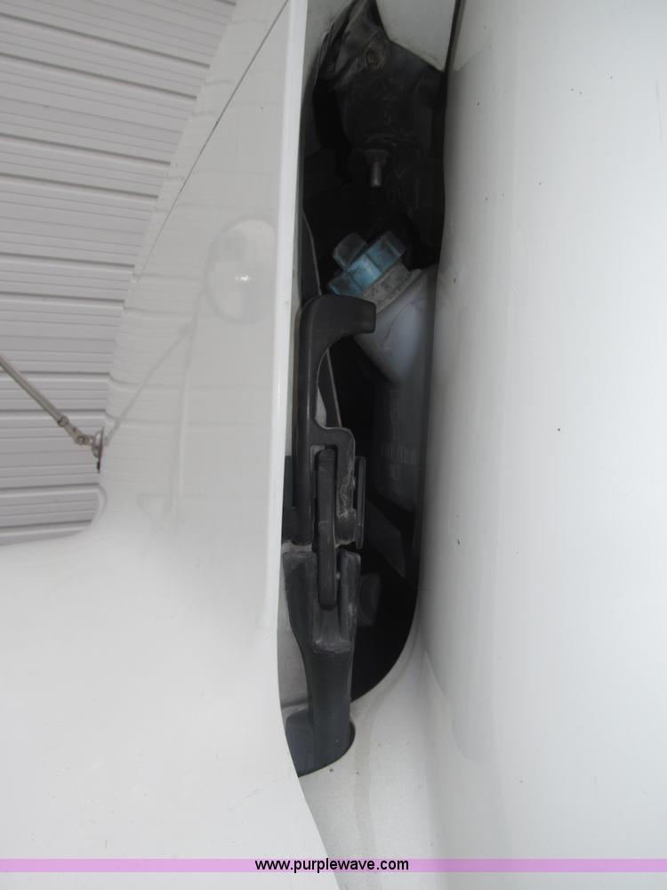 image for item B5349 2001 Freightliner Century Class day cab semi truck