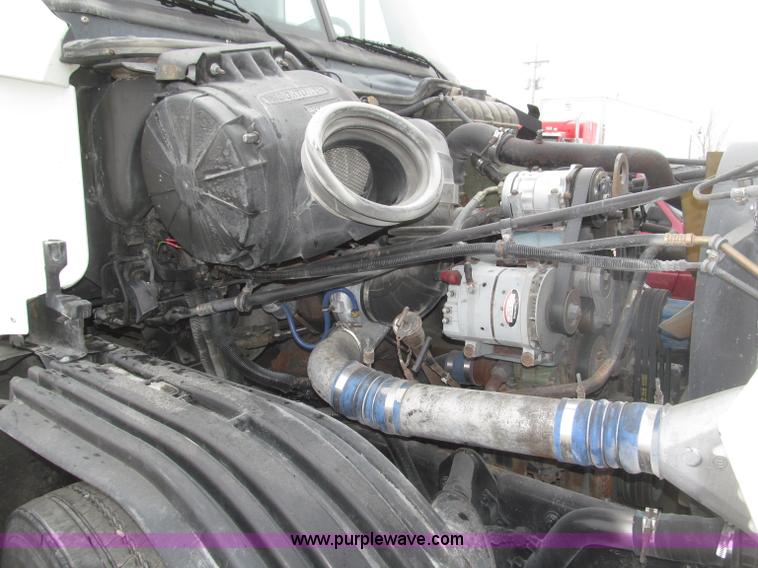 image for item B5349 2001 Freightliner Century Class day cab semi truck