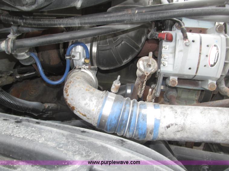 image for item B5349 2001 Freightliner Century Class day cab semi truck