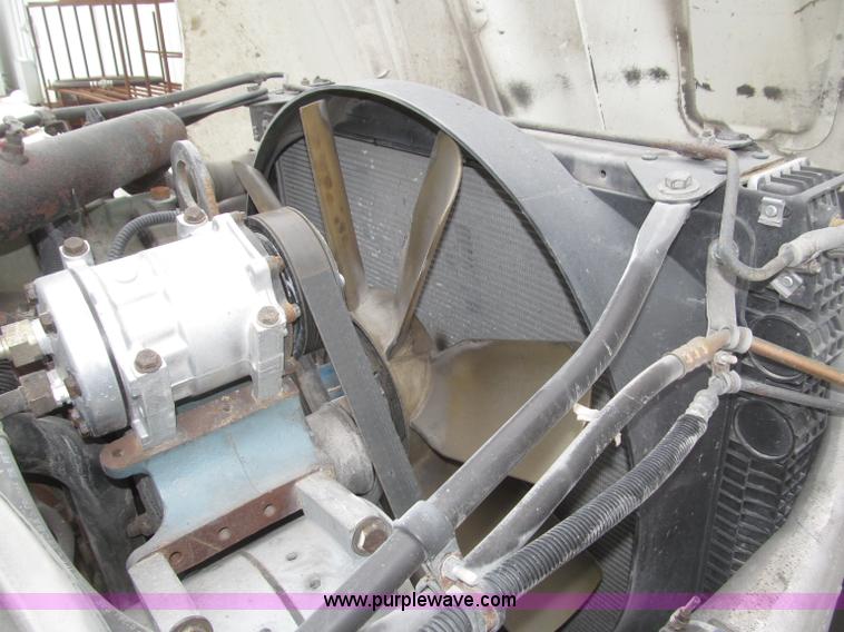 image for item B5349 2001 Freightliner Century Class day cab semi truck