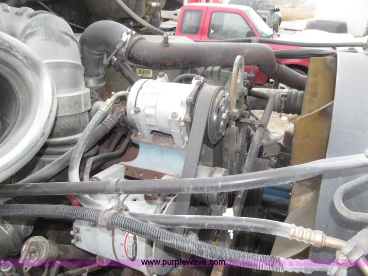 image for item B5349 2001 Freightliner Century Class day cab semi truck