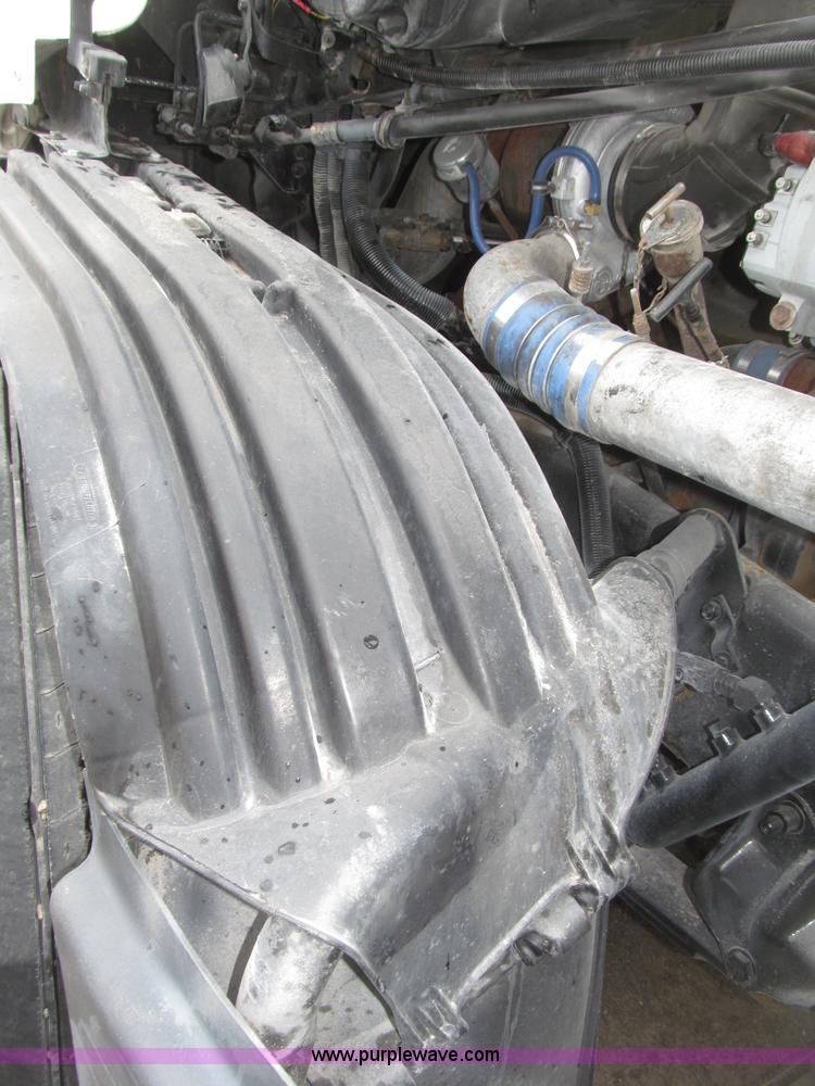 image for item B5349 2001 Freightliner Century Class day cab semi truck