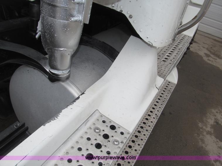 image for item B5349 2001 Freightliner Century Class day cab semi truck