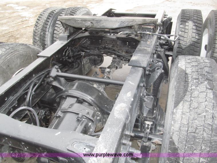 image for item B5349 2001 Freightliner Century Class day cab semi truck