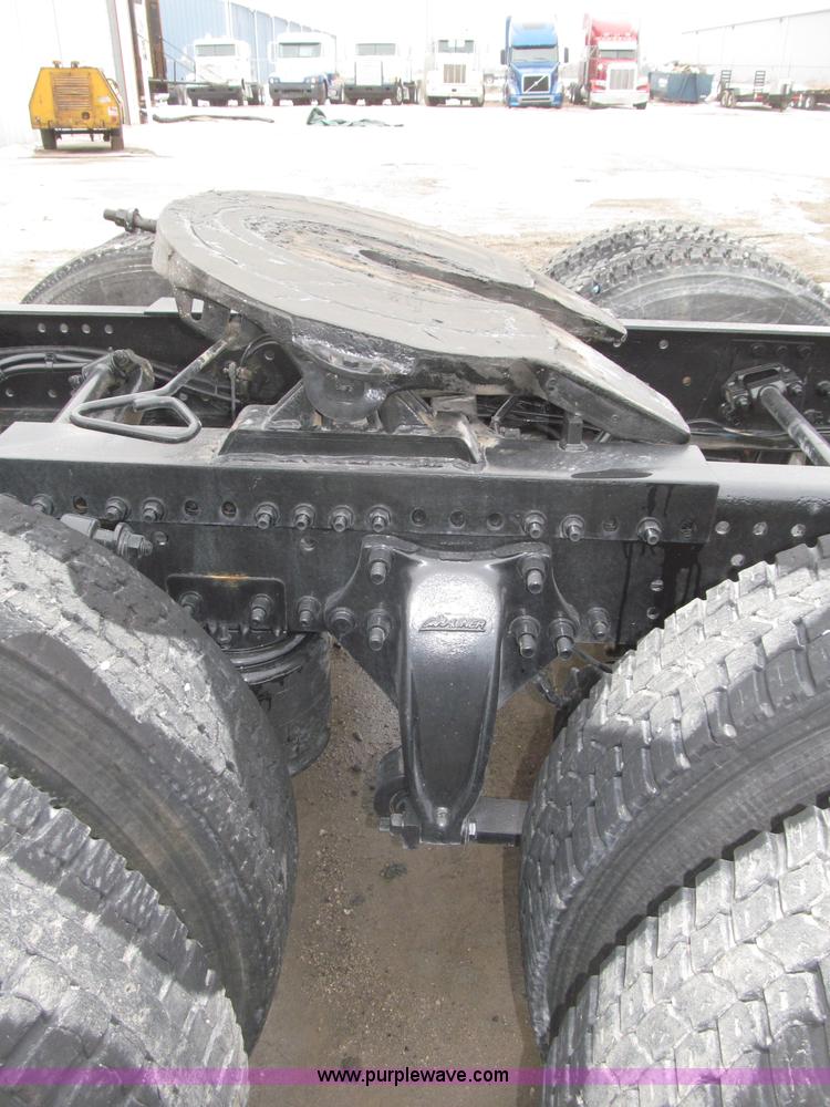 image for item B5349 2001 Freightliner Century Class day cab semi truck