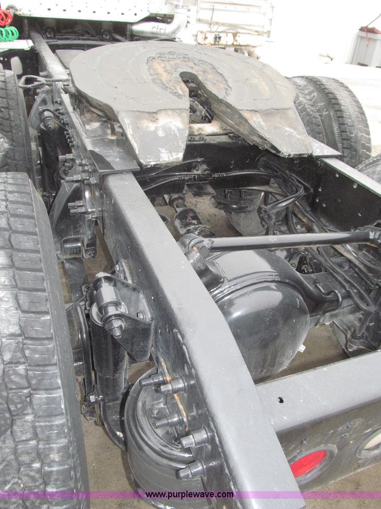 image for item B5349 2001 Freightliner Century Class day cab semi truck