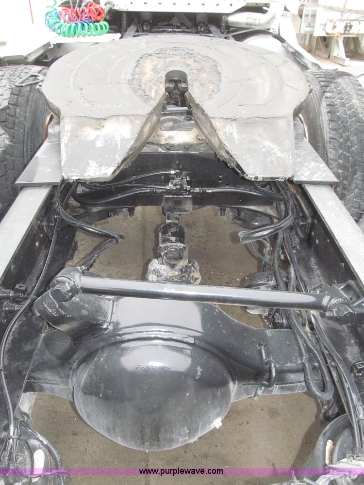 image for item B5349 2001 Freightliner Century Class day cab semi truck