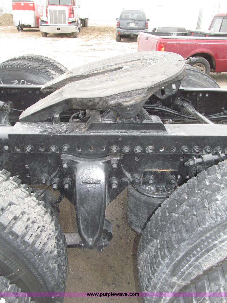 image for item B5349 2001 Freightliner Century Class day cab semi truck