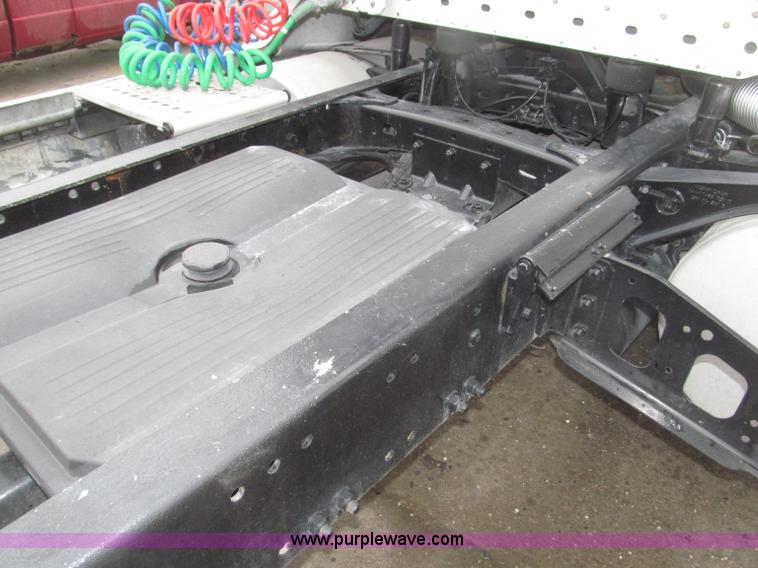 image for item B5349 2001 Freightliner Century Class day cab semi truck