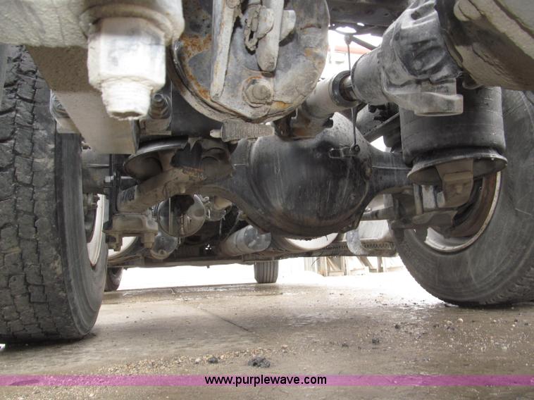 image for item B5349 2001 Freightliner Century Class day cab semi truck