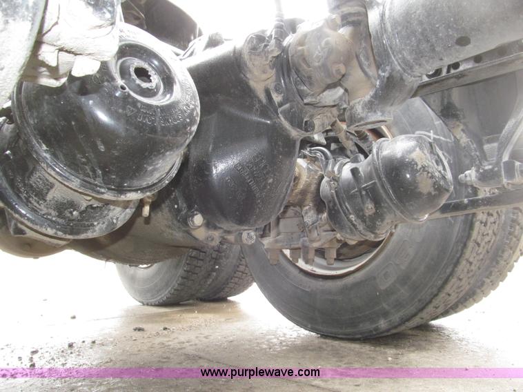 image for item B5349 2001 Freightliner Century Class day cab semi truck