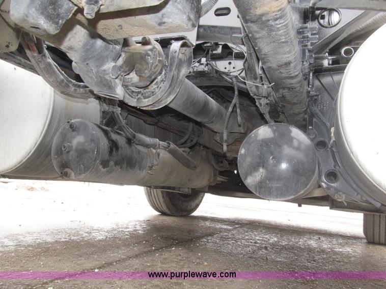 image for item B5349 2001 Freightliner Century Class day cab semi truck