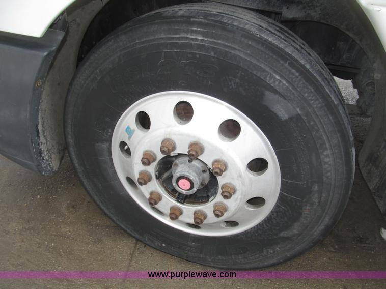 image for item B5349 2001 Freightliner Century Class day cab semi truck