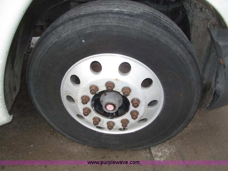 image for item B5349 2001 Freightliner Century Class day cab semi truck