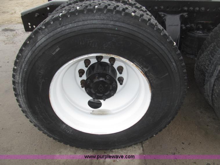 image for item B5349 2001 Freightliner Century Class day cab semi truck