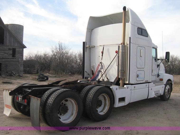 image for item B8407 1996 Kenworth T600B semi truck