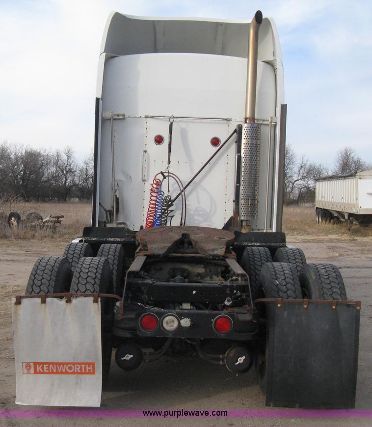 image for item B8407 1996 Kenworth T600B semi truck