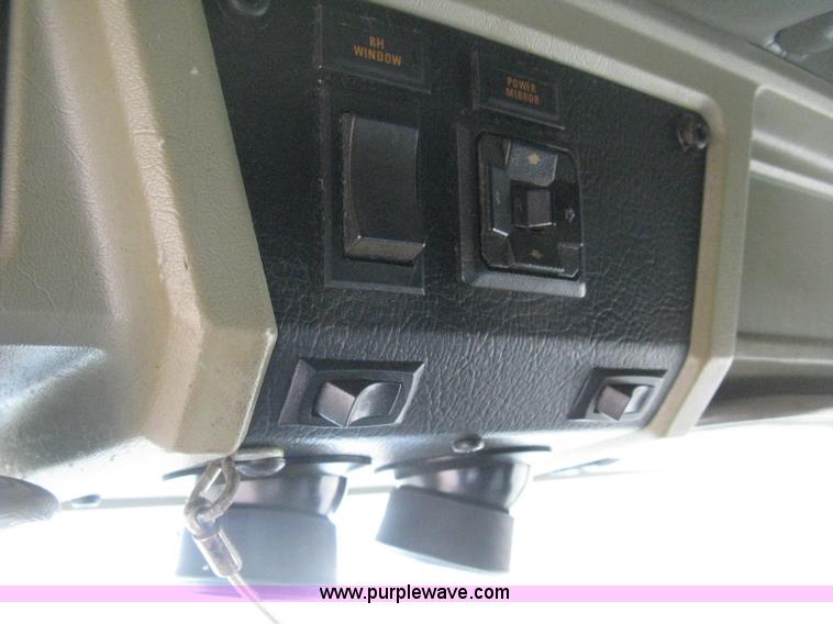 image for item B8407 1996 Kenworth T600B semi truck