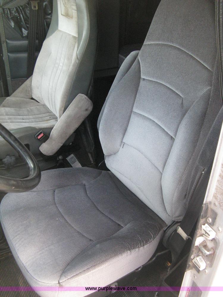 image for item B8407 1996 Kenworth T600B semi truck