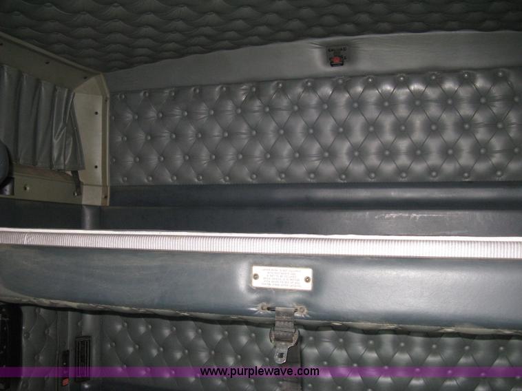 image for item B8407 1996 Kenworth T600B semi truck