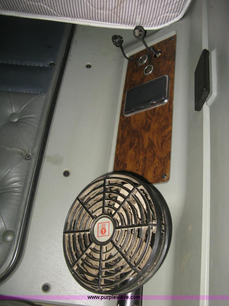 image for item B8407 1996 Kenworth T600B semi truck