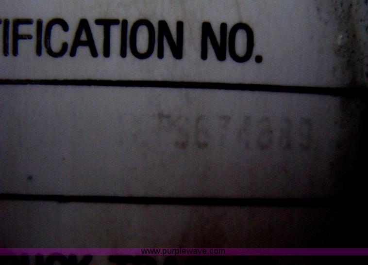 image for item B8407 1996 Kenworth T600B semi truck