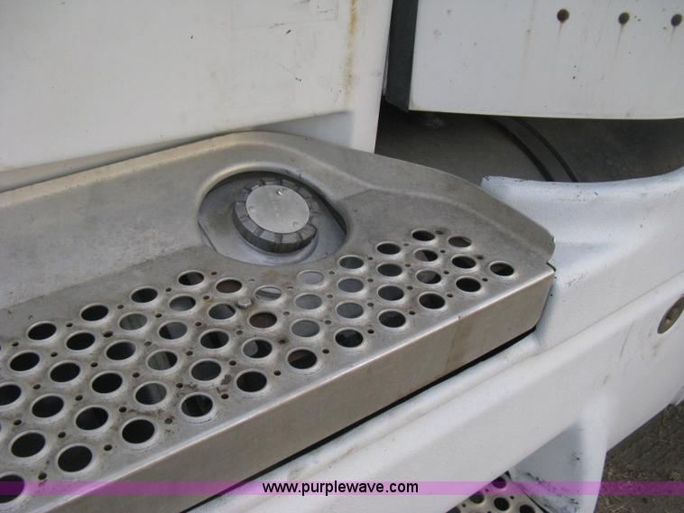 image for item B8407 1996 Kenworth T600B semi truck