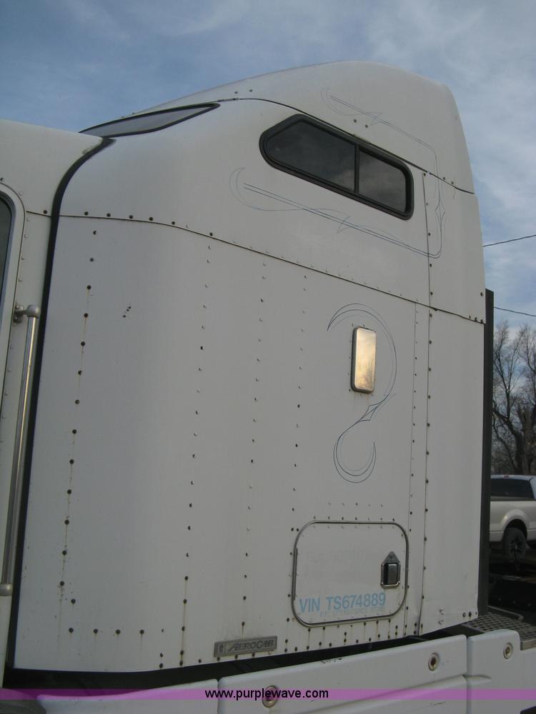 image for item B8407 1996 Kenworth T600B semi truck