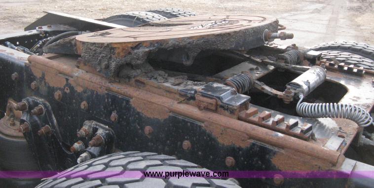 image for item B8407 1996 Kenworth T600B semi truck