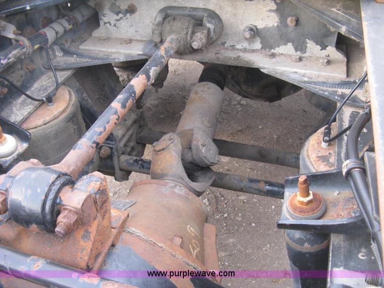 image for item B8407 1996 Kenworth T600B semi truck