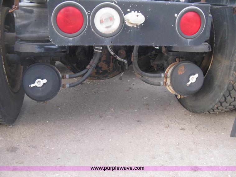 image for item B8407 1996 Kenworth T600B semi truck