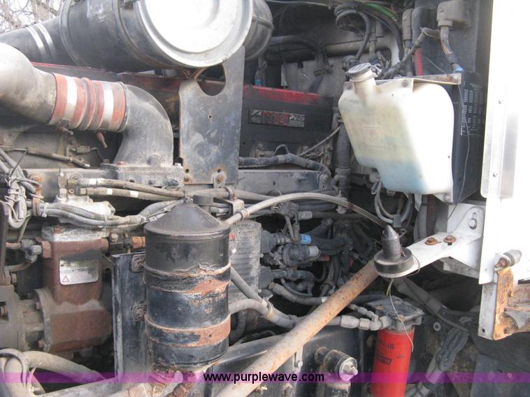 image for item B8407 1996 Kenworth T600B semi truck