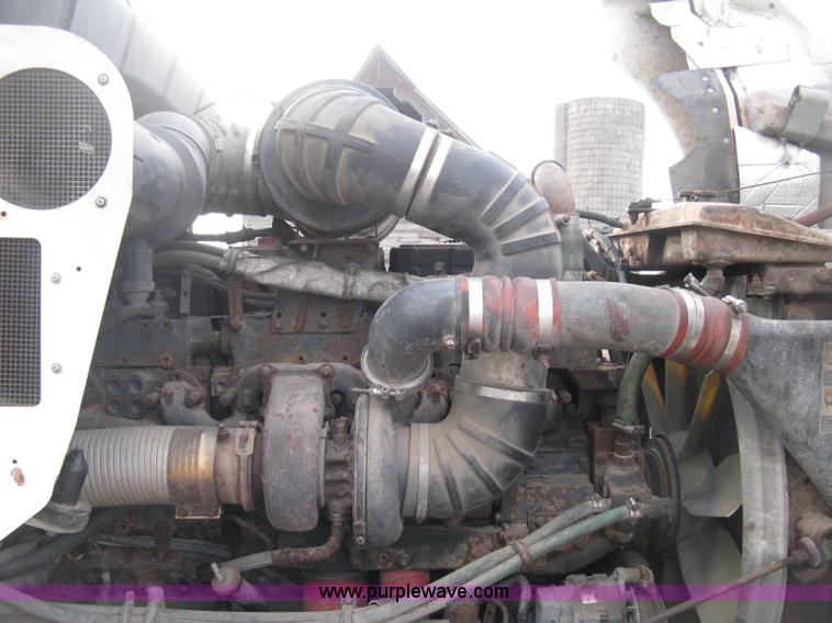 image for item B8407 1996 Kenworth T600B semi truck