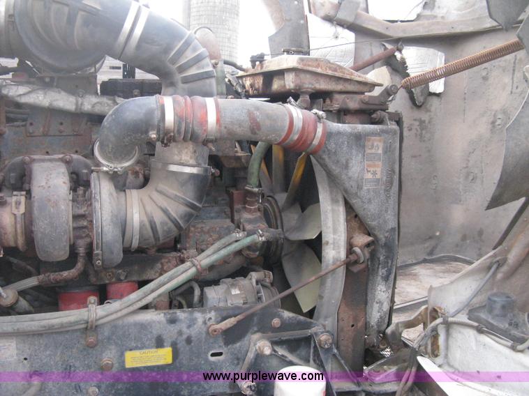 image for item B8407 1996 Kenworth T600B semi truck