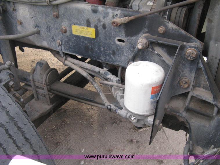 image for item B8407 1996 Kenworth T600B semi truck