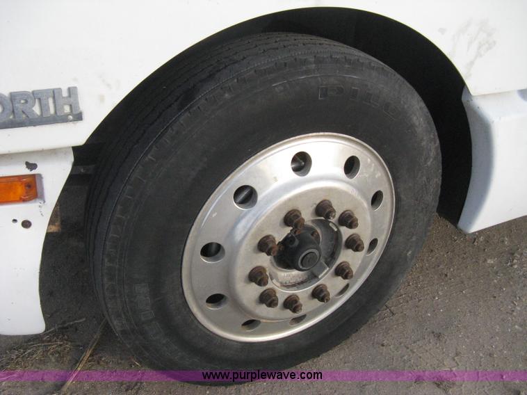 image for item B8407 1996 Kenworth T600B semi truck